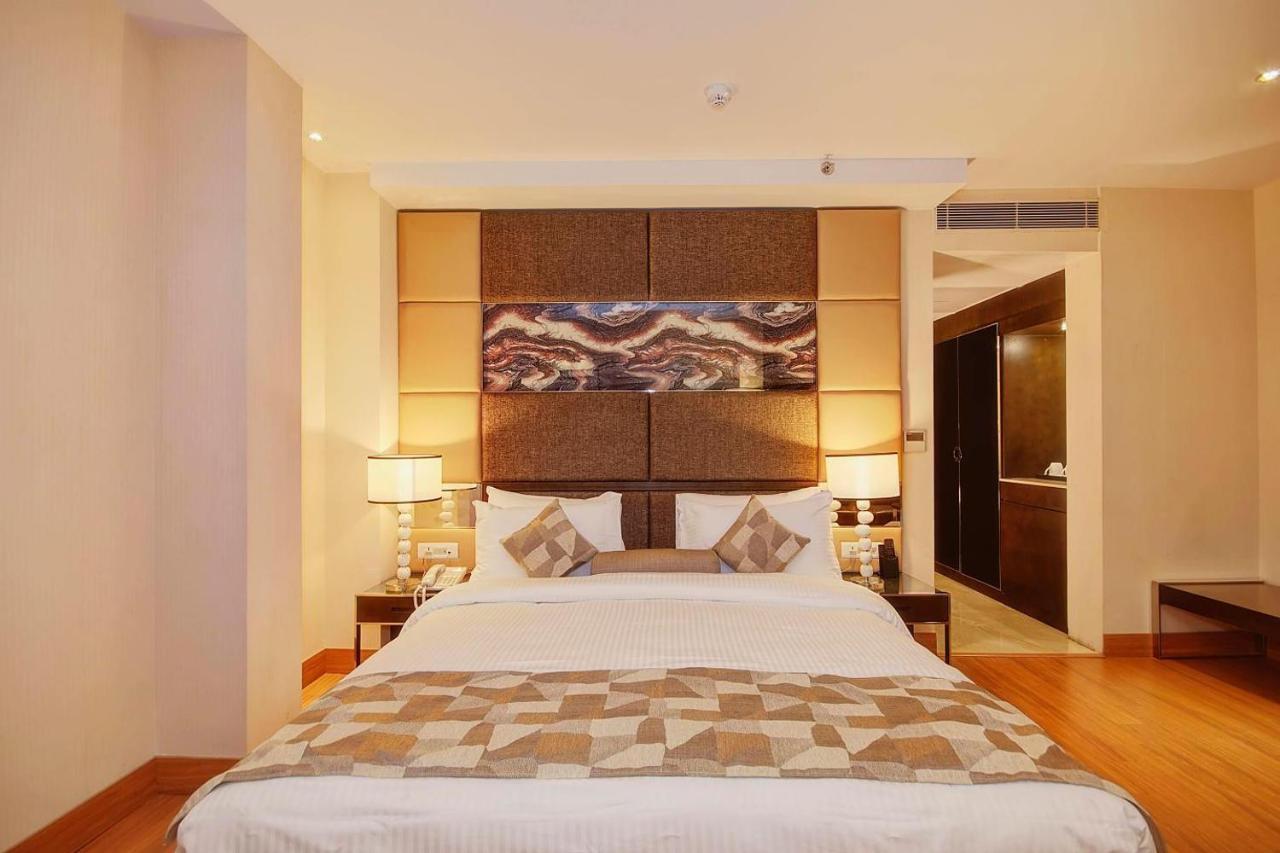 The Palm Spring A Boutique Hotel Naraina New Delhi Exterior photo